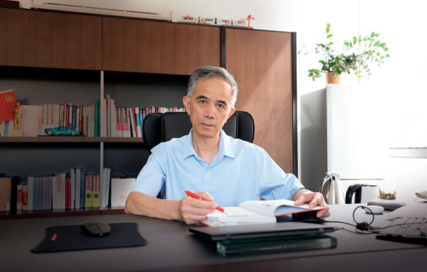 專訪新能源汽車專家孫逢春院士：“這么快超越西方，我沒想到”