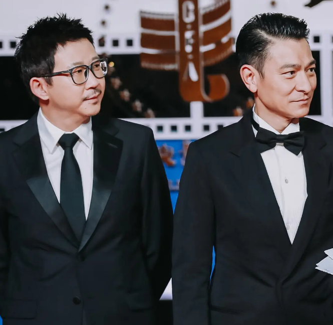 饒曉志，萬里歸初心