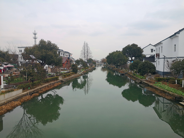 示范區(qū)里有個(gè)示范村