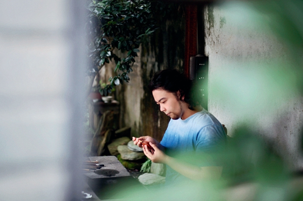 金繕工藝師，化“傷痕”為藝術(shù)