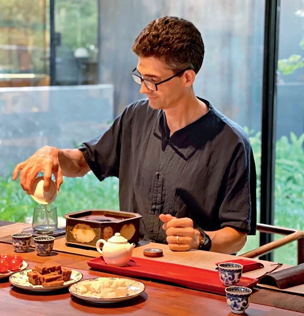 來(lái)自巴黎的“一見(jiàn)鐘情”