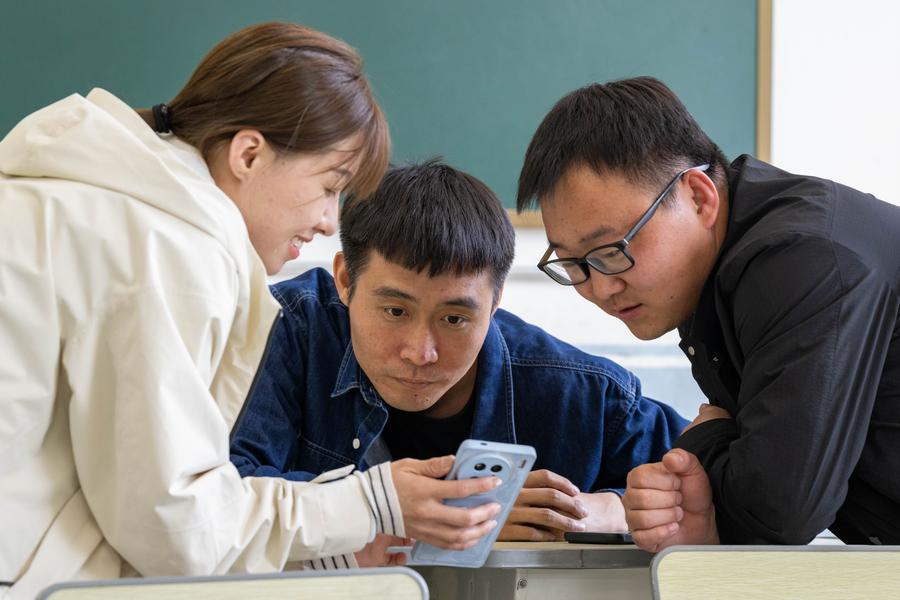 Music classes bring inspirations to rural children in China